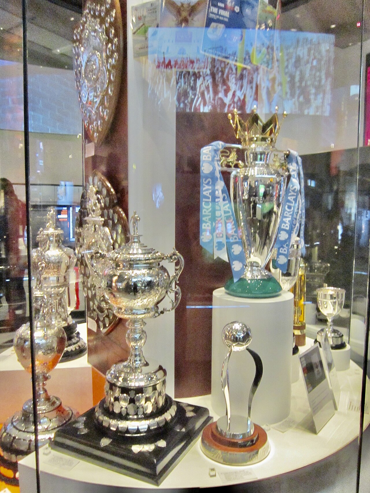Cúp Premier League với cuộc đua top 4 2025/26 căng thẳng cuối mùa