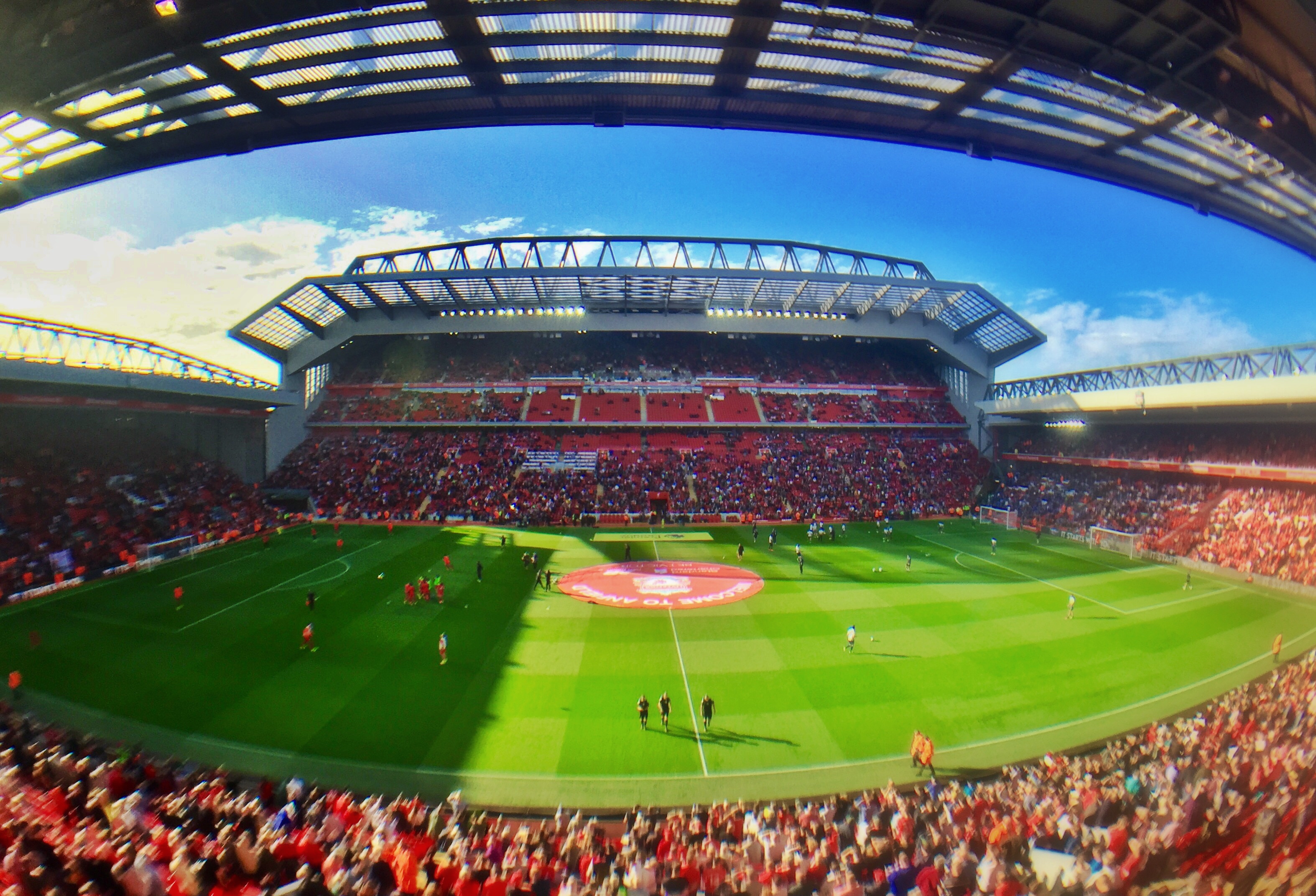 Sân Anfield của Liverpool - một trong những sân đấu biểu tượng Premier League