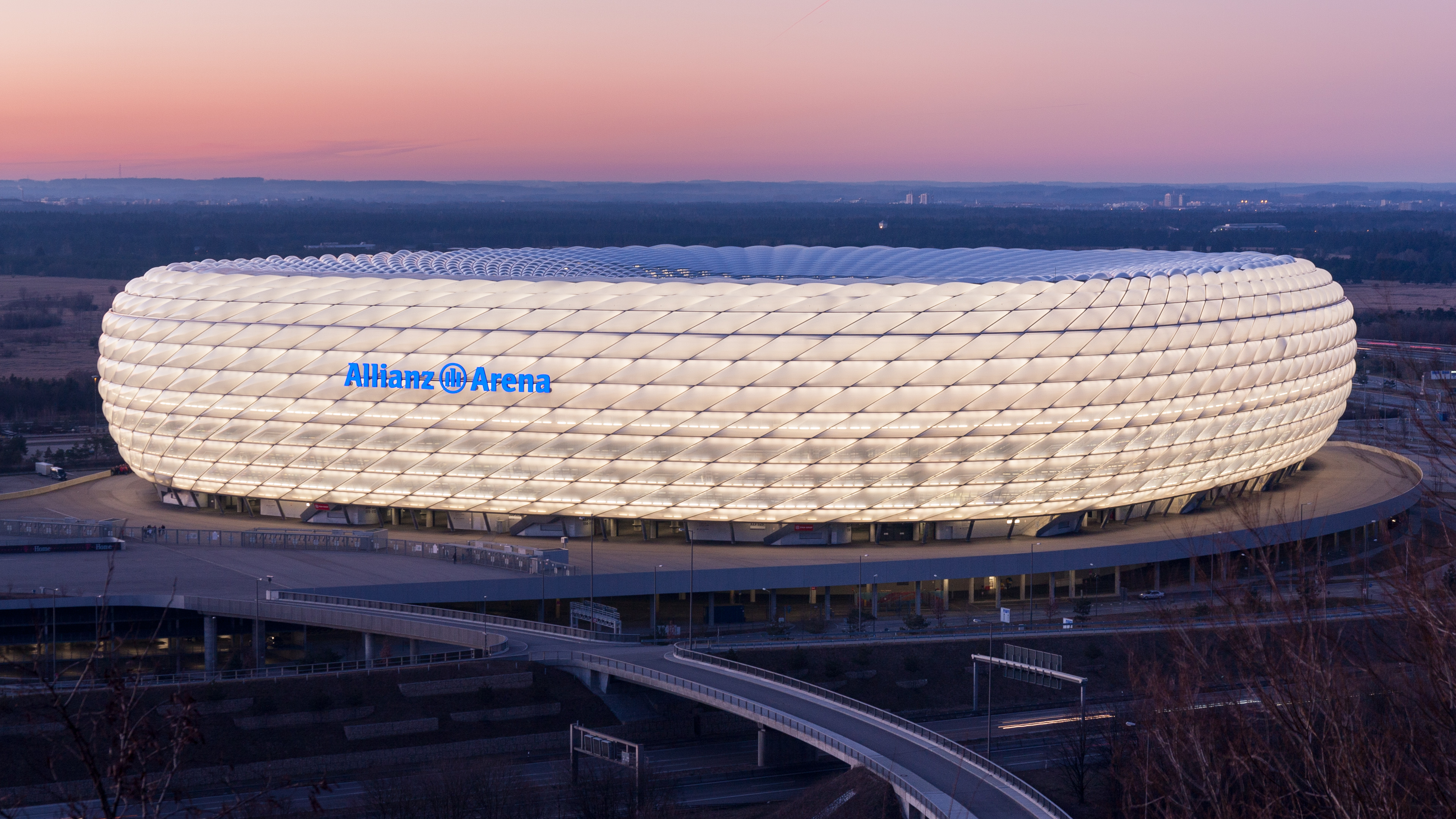 Allianz Arena Bayern Munich biểu tượng dashboard đa giải tuần 20 tháng 4 Champions League