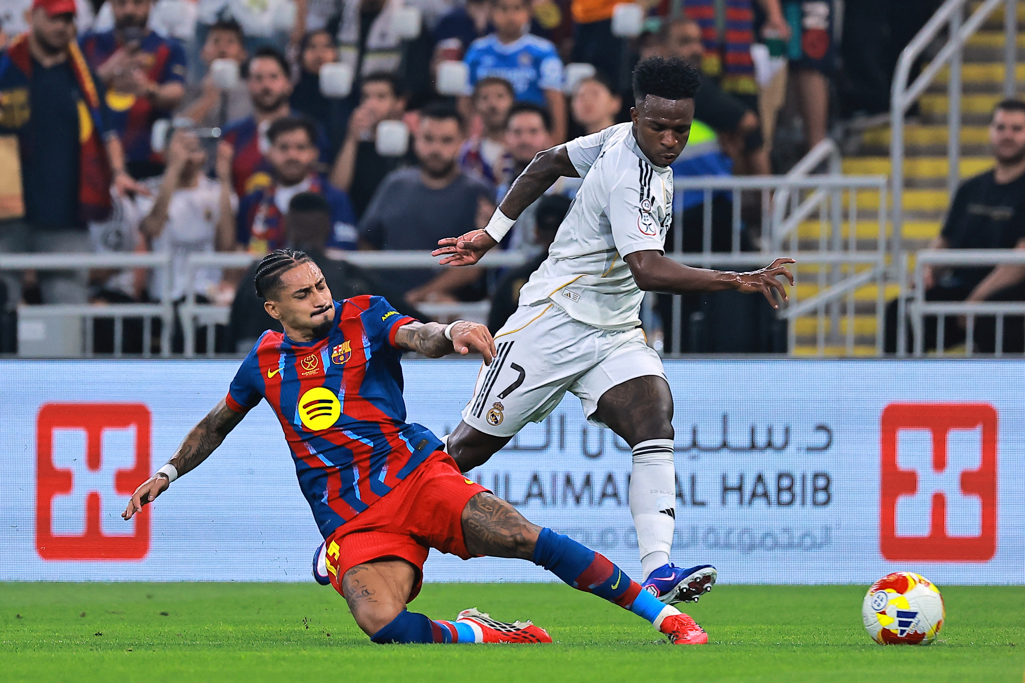 El Clasico Barcelona vs Real Madrid tại sân Camp Nou đêm 10 tháng 5 2026 La Liga vô địch không có Yamal Mbappé Vinicius