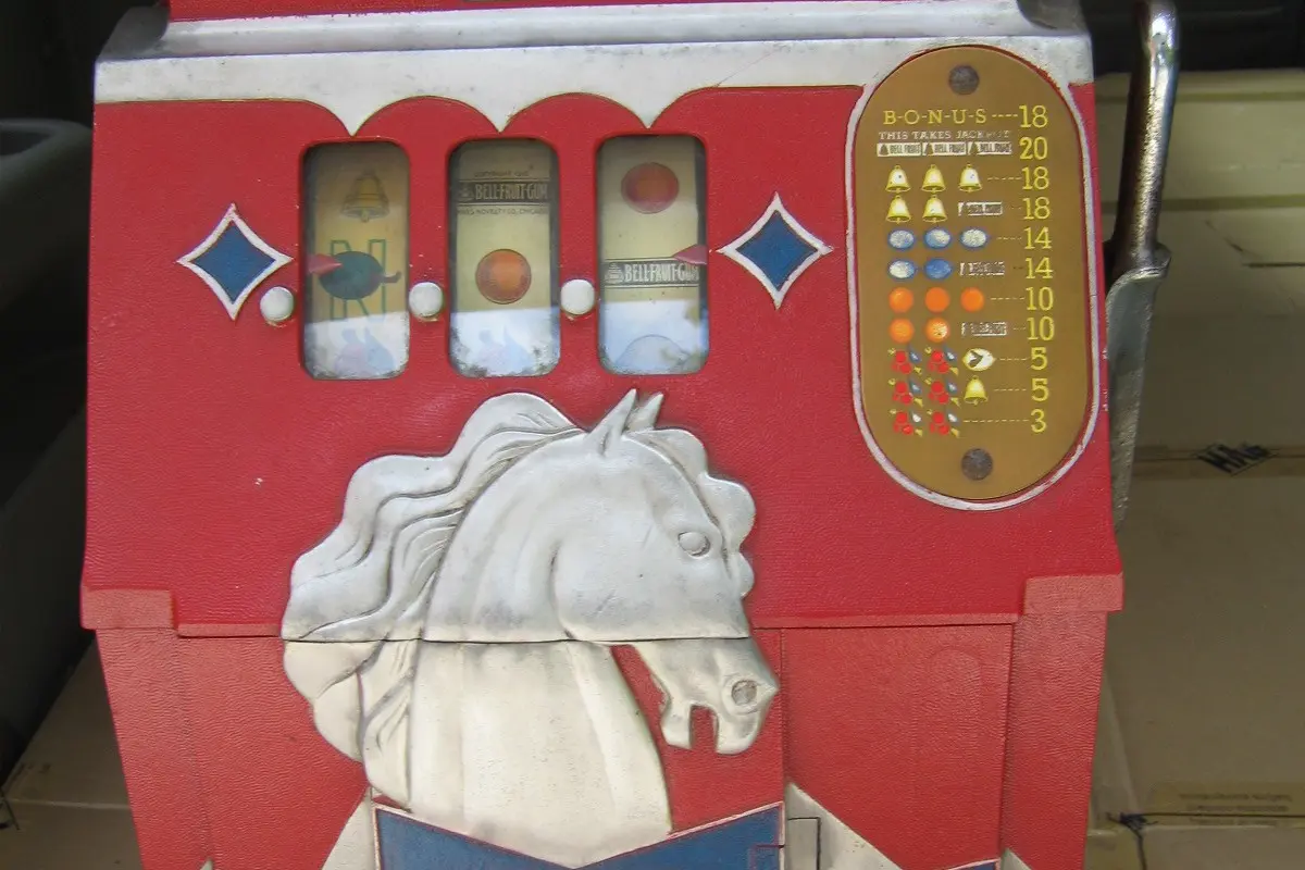 Money Coming vs Fortune Tiger: Jili vs PG Soft mid-variance duel